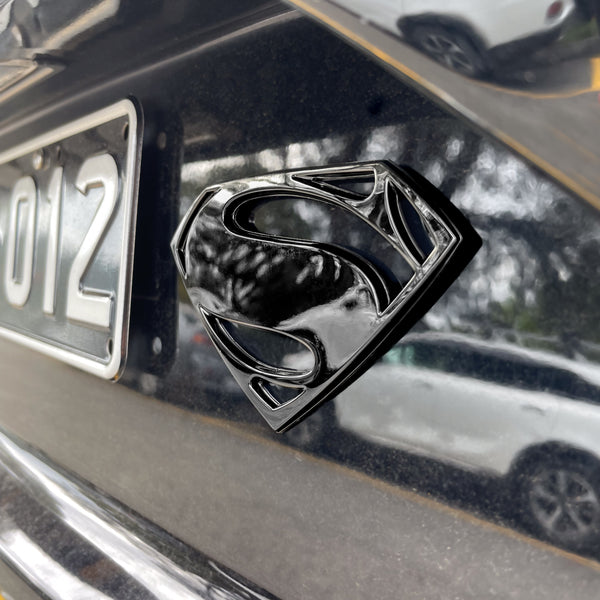 Fan Emblems Batman Logo Auto Aufkleber gewölbt/schwarz / gelb/Chrom-Finish,  DC Comics Automotive Emblem Aufkleber Gilt leicht für Autos, LKWs,  Motorräder, Laptops, Handys, Windows, Fast Alles - Batman Fanartikel